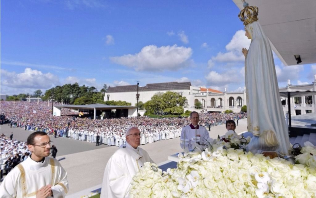 El Papa proclamó santos a los hermanos pastorcillos de Fátima 