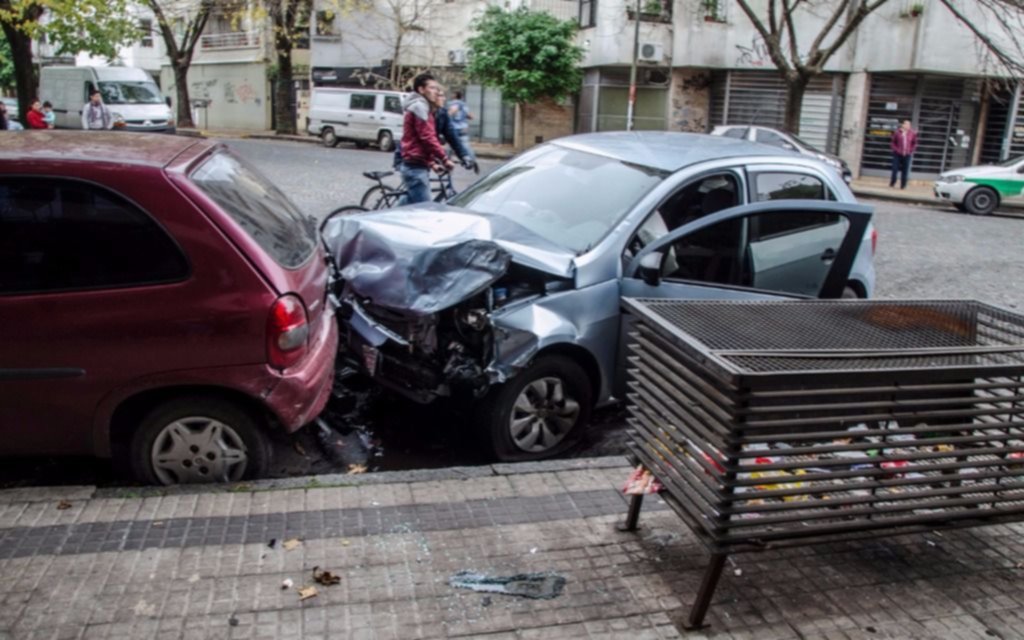 Cuatro adultos y un bebé hospitalizados tras fuerte accidente en diagonal 78 y 3