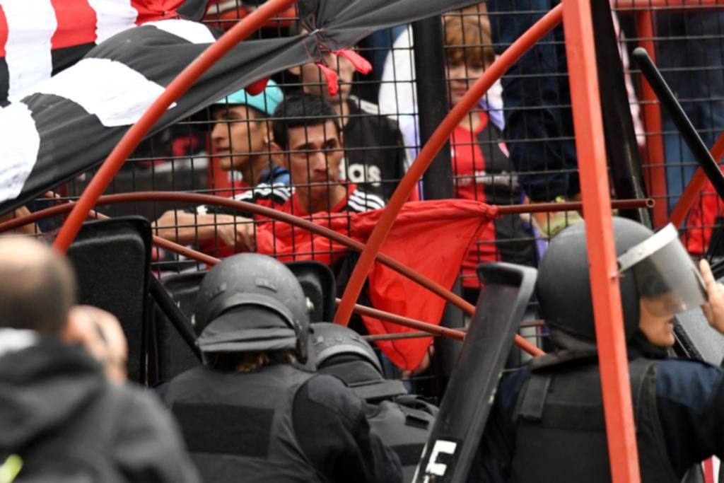 Proyectiles y un cruce con la Policía