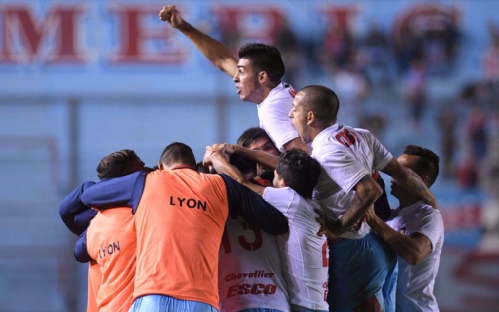Arsenal venció 2 a 0 a Temperley