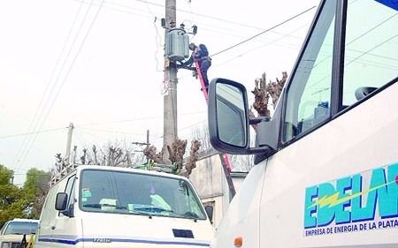La defensoría bonaerense busca frenar en la Justicia otro aumento de la luz