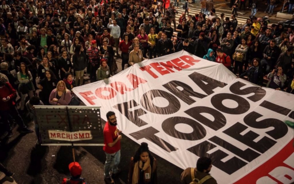 Miles de personas salen a las calles a pedir la renuncia de Temer