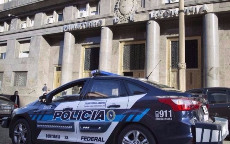 Bonadío ordenó allanamientos en Finanzas, Anses, la CNV y 4 empresas privadas