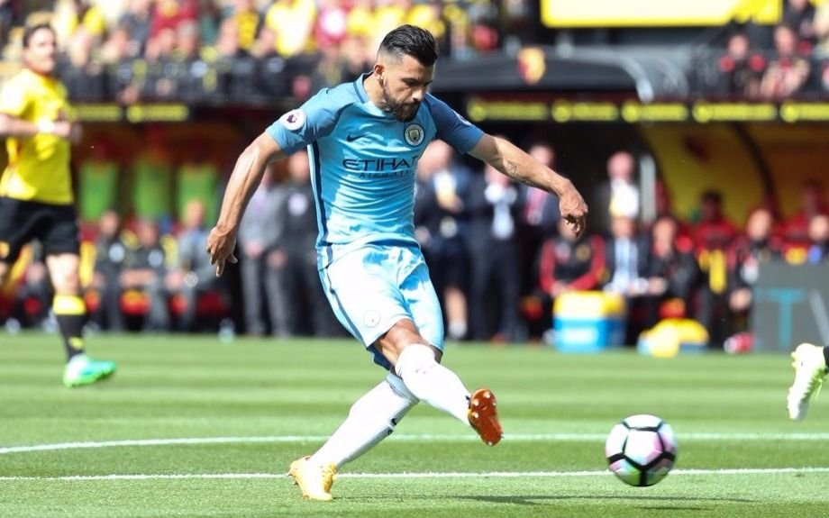  Con doblete del "Kun", el City clasificó a la Liga de Campeones de Europa