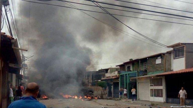 Queman la casa natal de Chávez en Venezuela y hay cinco muertos