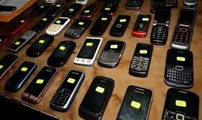 Buscan a los dueños de 2.500 celulares robados