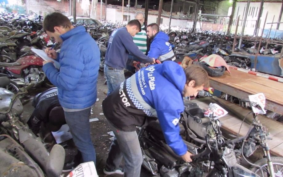 Compactan más de 800 motos secuestradas en la Ciudad  