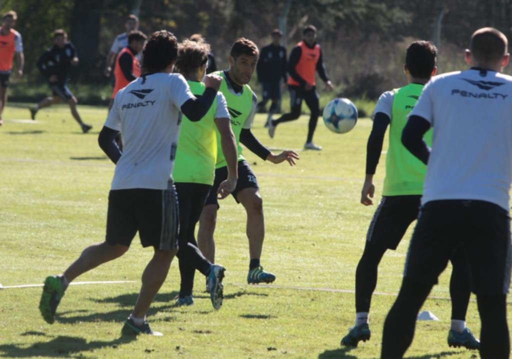 Gimnasia llegó a Santa Fe, se instaló y espera por Colón