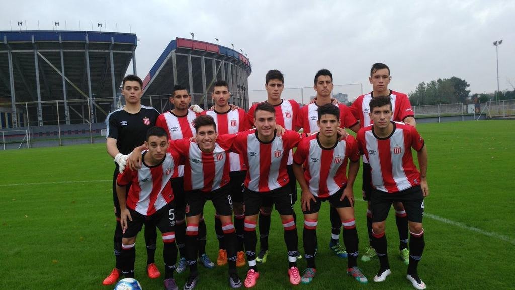 Vélez, el rival en inferiores