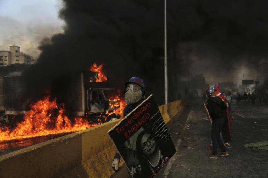 Venezuela: choques en reclamo por la censura