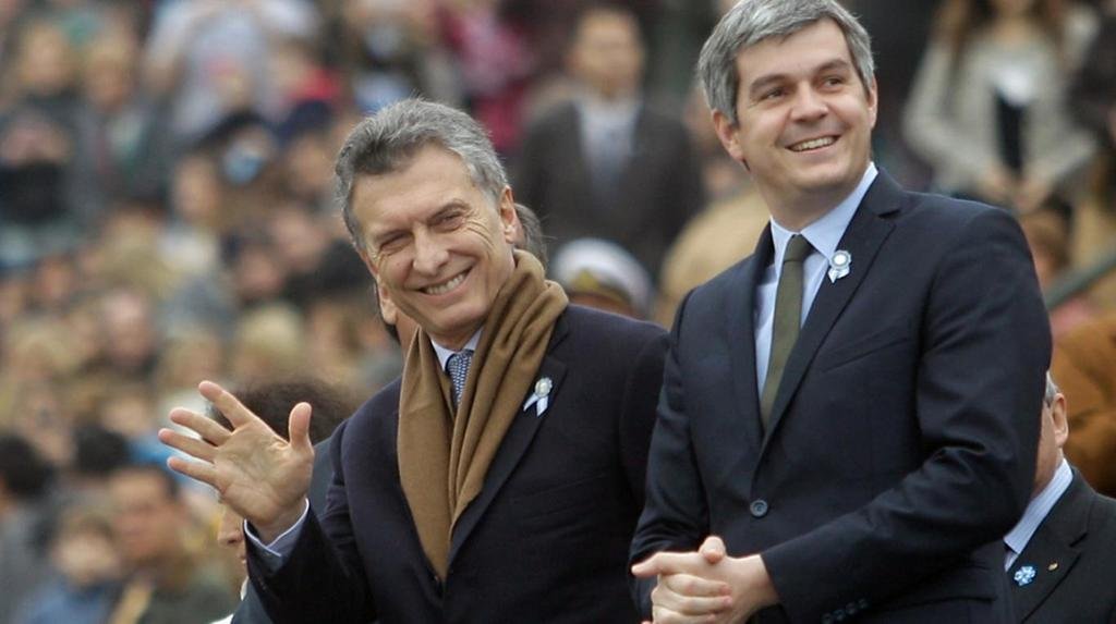 Macri le otorga más poder a Peña en la antesala electoral