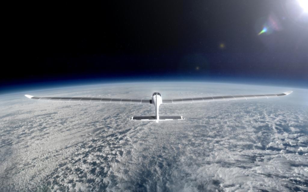 El revolucionario avión solar estratosférico llevó a cabo con éxito su primer vuelo