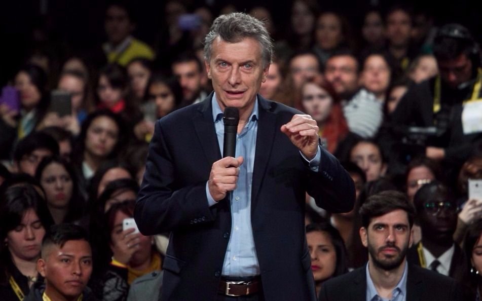 Macri, ante jóvenes: "la suma de personas creíbles hace un país confiable"