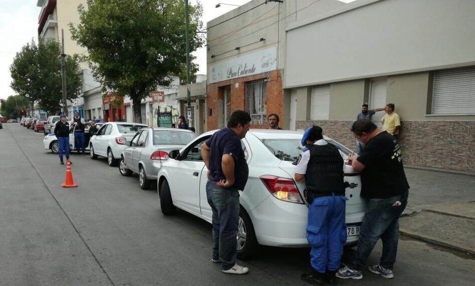 Taxistas amenazan con un paro por el descontrol del transporte ilegal