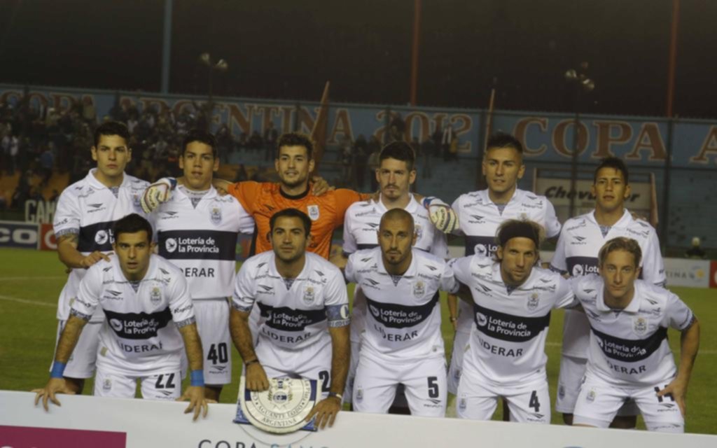 El debut con Defensores (VR), el viernes 9