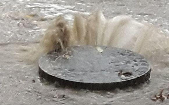 “Catarata” cloacal complica a vecinos de 23 y 44