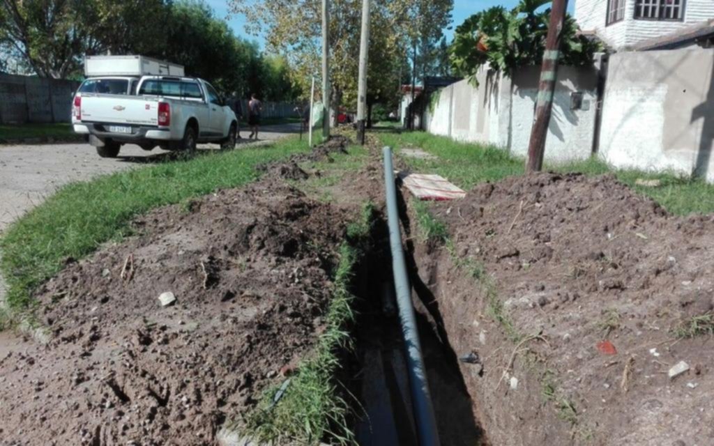 Falta de agua por obras en la zona de 42 y 141