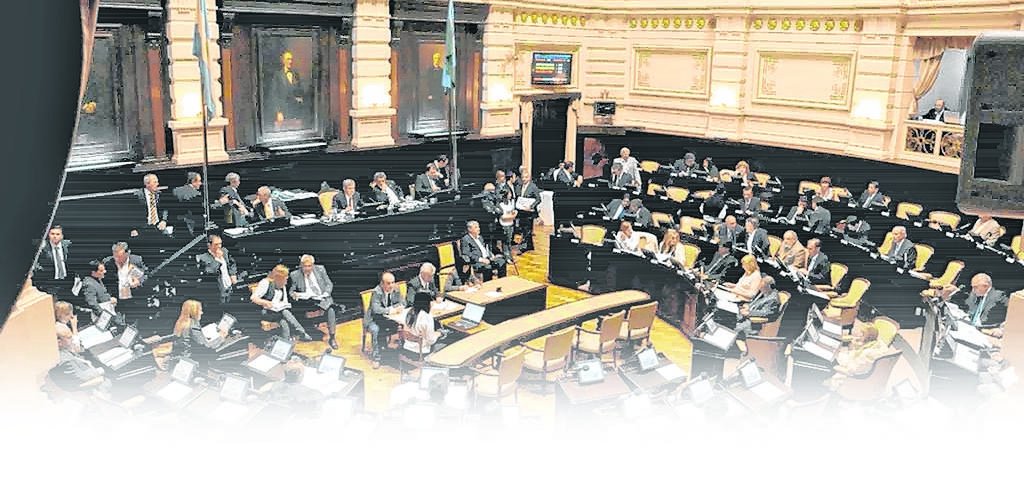 En la Legislatura asumen diputados "temporales" y hay clima de escándalo