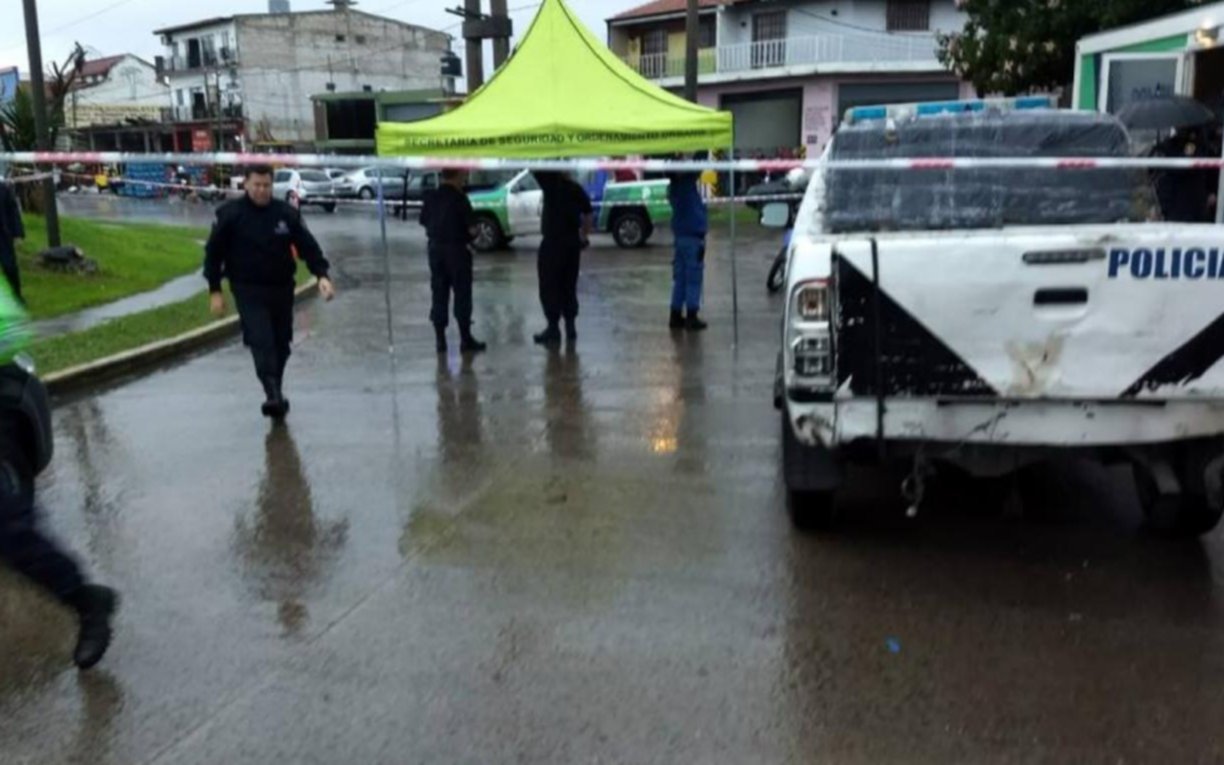 En otro tiroteo en una comisaría, un delincuente y un policía resultaron heridos