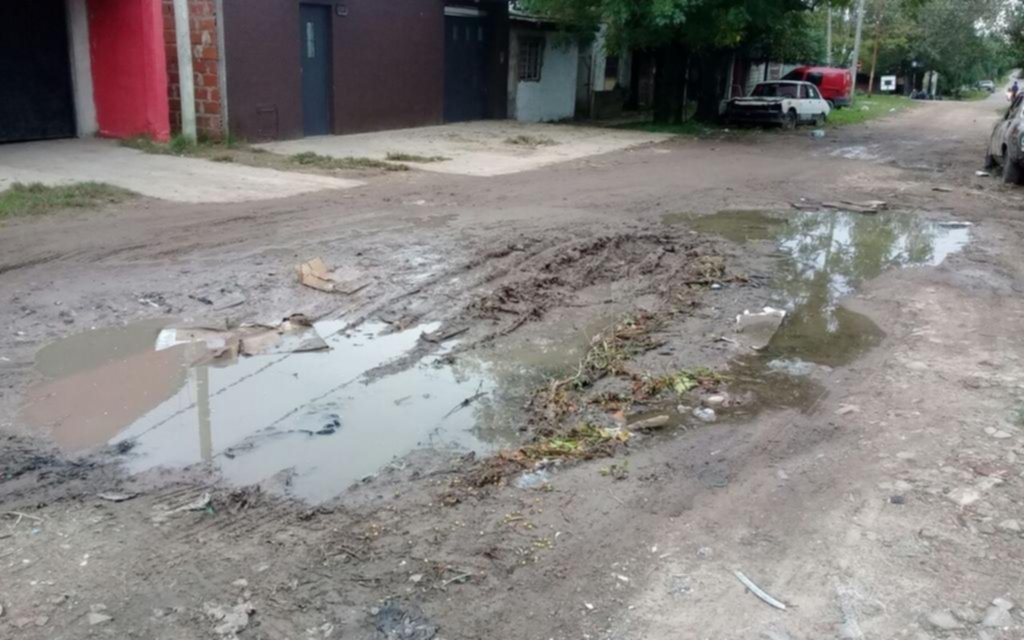 Otra calle que pide urgente auxilio, ahora en Los Hornos