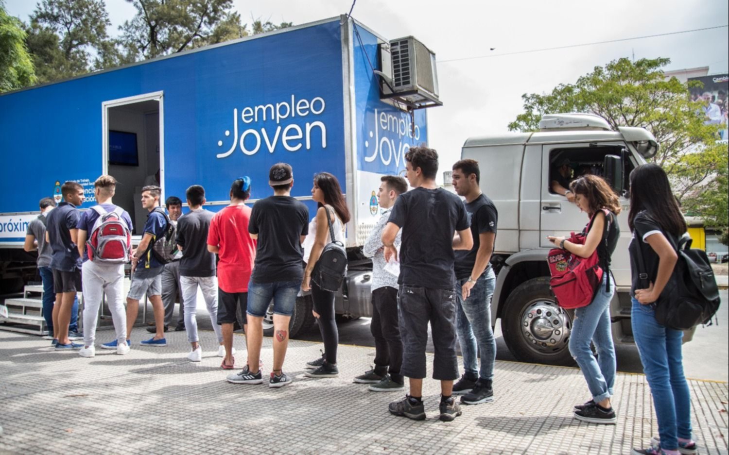 Capacitan a jóvenes para su primer empleo