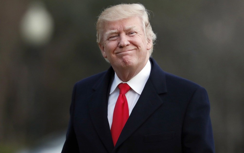 Trump reconoce que pagó a su abogado por el silencio de actriz porno