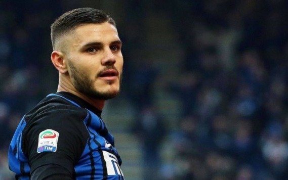 Mauro Icardi tuvo un duro cruce con un periodista en las redes