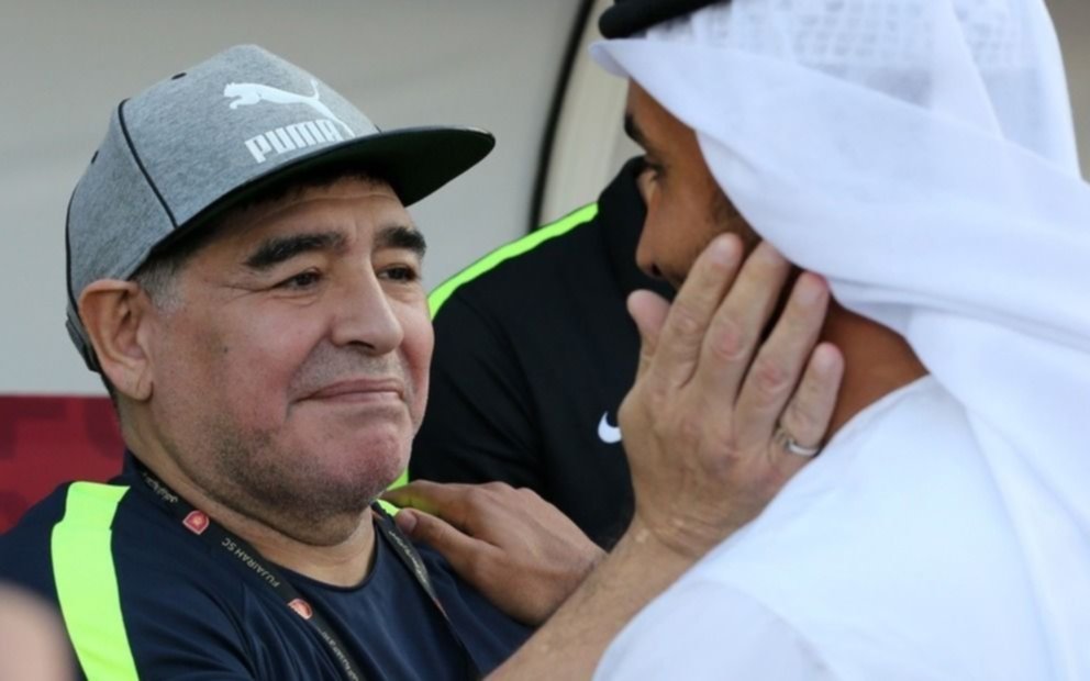 Una Selección y dos clubes quieren a Maradona como DT