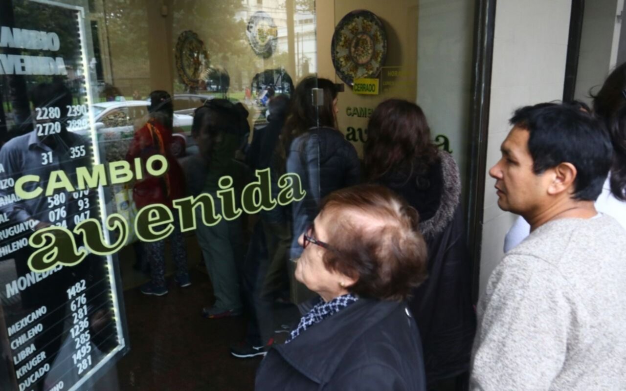 Tras la fiebre por el dólar en La Plata, cerró a $22,20 en el Banco Nación