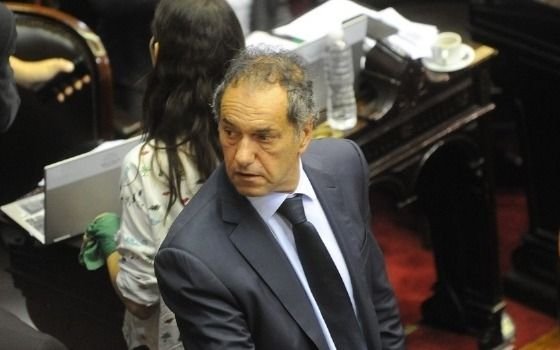 El fiscal pide que Scioli no salga del país y que inhiban sus bienes por $180 millones
