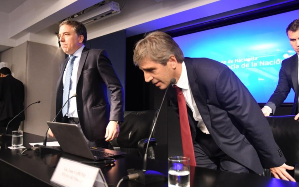 Acción coordinada del Gobierno para frenar la corrida del dólar: bajó a $22,28