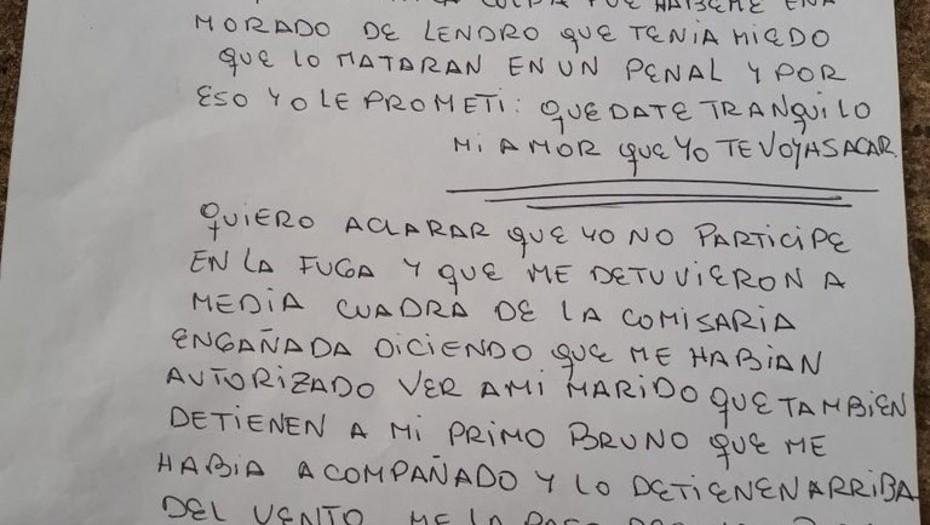 En una carta pública, la chica del ataque a la comisaría negó ser la jefa de la banda