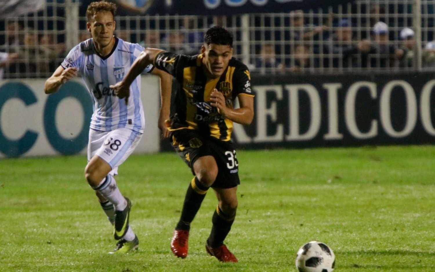 Olimpo sorprendió a los tucumanos e igualó sobre el final