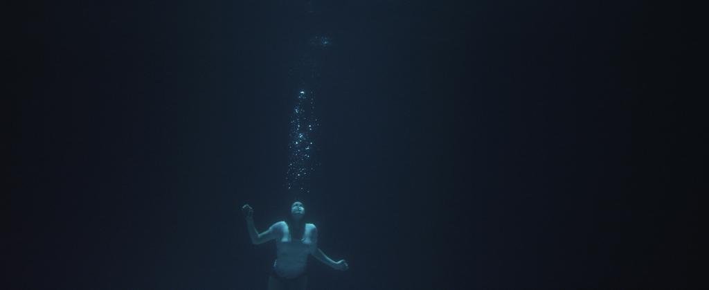 “Respirar”: una película sobre la pérdida de los seres queridos y la pérdida de la cordura