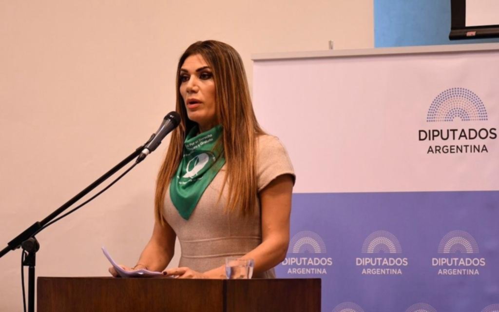 Flor de veleta: De la V, en una polémica necrológica y familiar