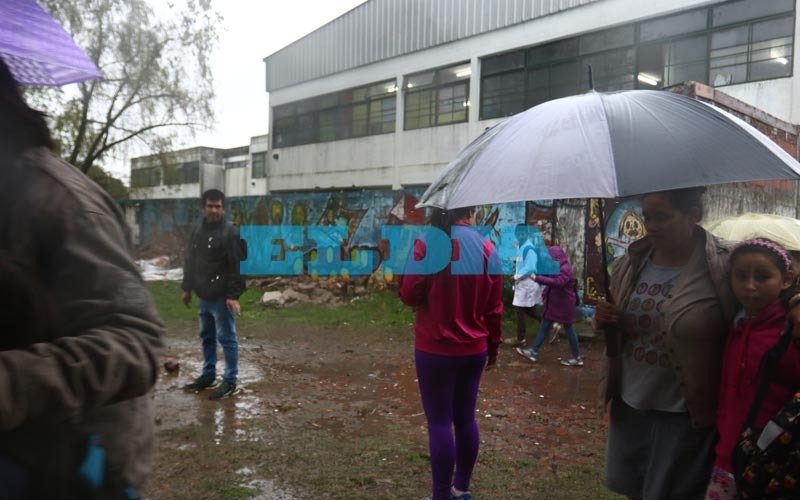 Sigue la conmoción por el violento  ataque al director y a un alumno en la Escuela 82