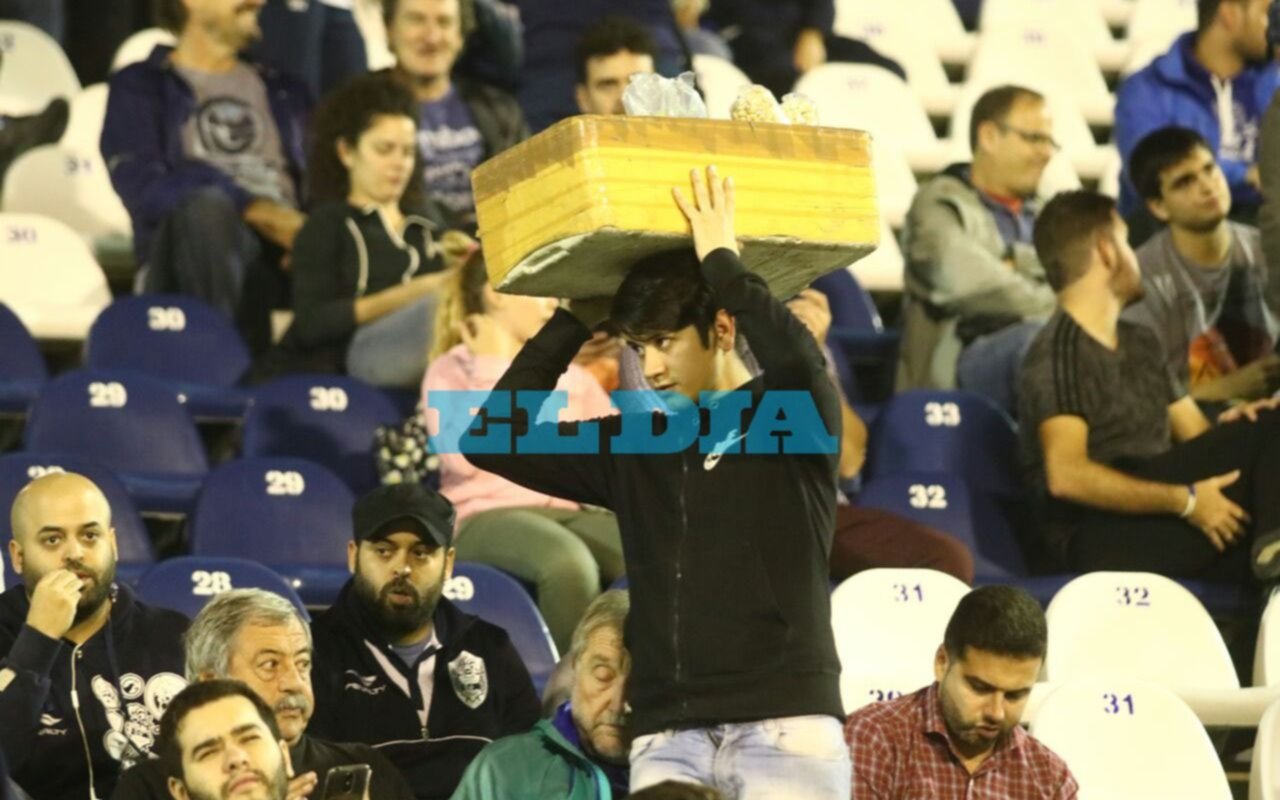 A pesar del mal clima, los hinchas dijeron presente