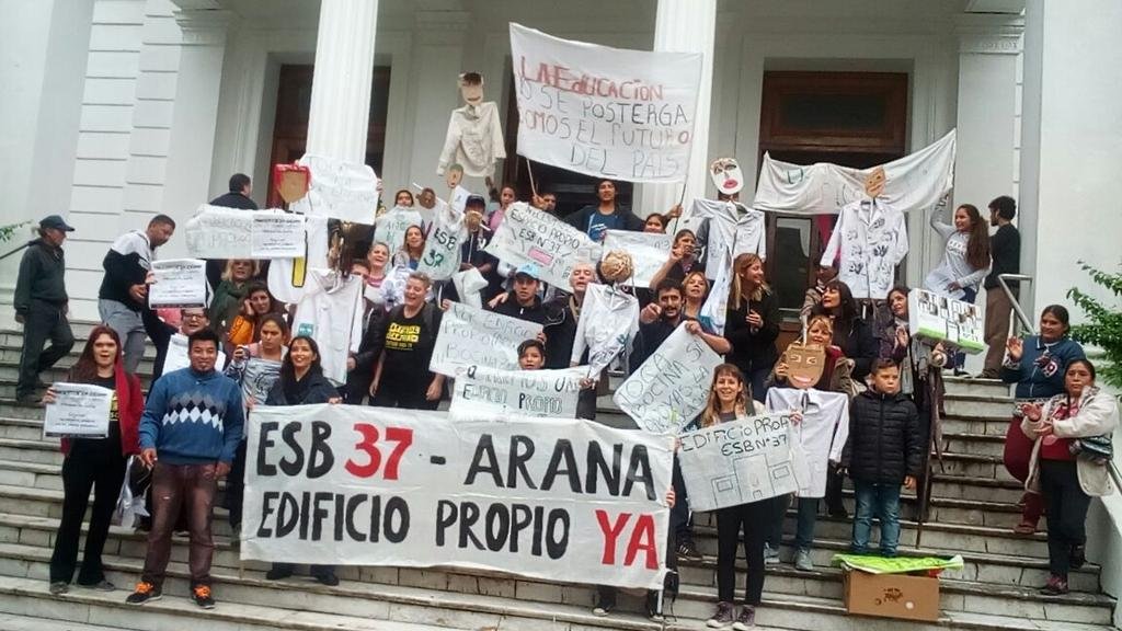 La secundaria de Arana funciona en una capilla y pide edificio propio