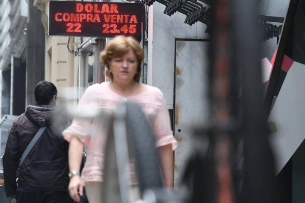 El dólar cerró en $23,12 y el Banco Central intervino fuerte en el mercado de futuros
