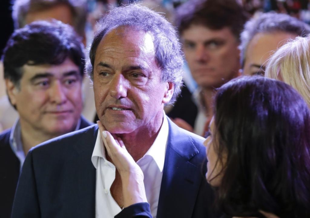 Llaman a audiencia antes de definir si le prohiben salir del país a Scioli