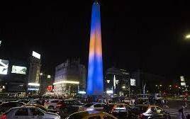 Hasta el Obelisco cambió de color para asociarse a la fiesta de Boca