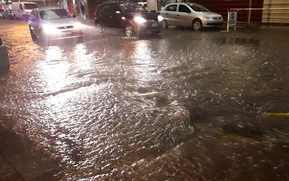 Un temporal de abundantes lluvias y fuertes vientos afecta a la Región