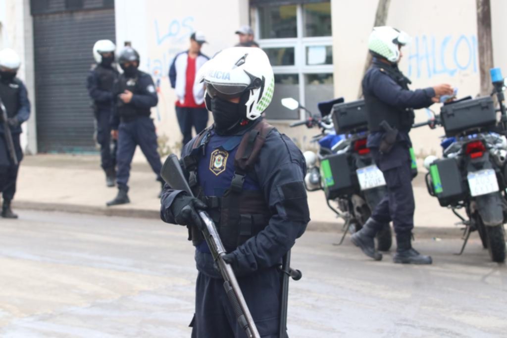 Otro mega operativo policial en la Ciudad ahora llevó 500 efectivos al barrio El Palihue