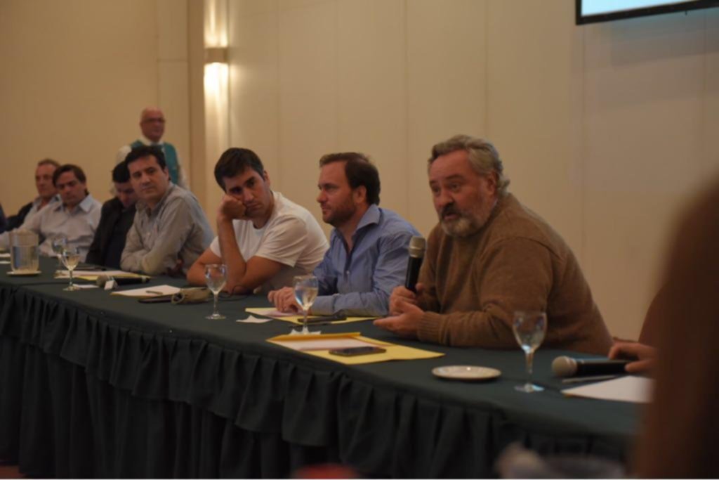 Diputados oficialistas acuerdan reforzar el discurso de defensa al gobierno de Vidal