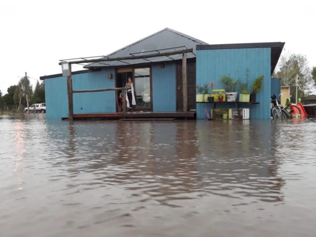 Como en una isla, acorralados por el agua en 16 de 93 a 98