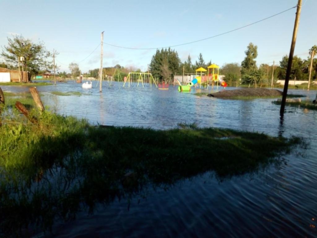 Tapados de agua y sin ayuda en 88 entre 16 y 17