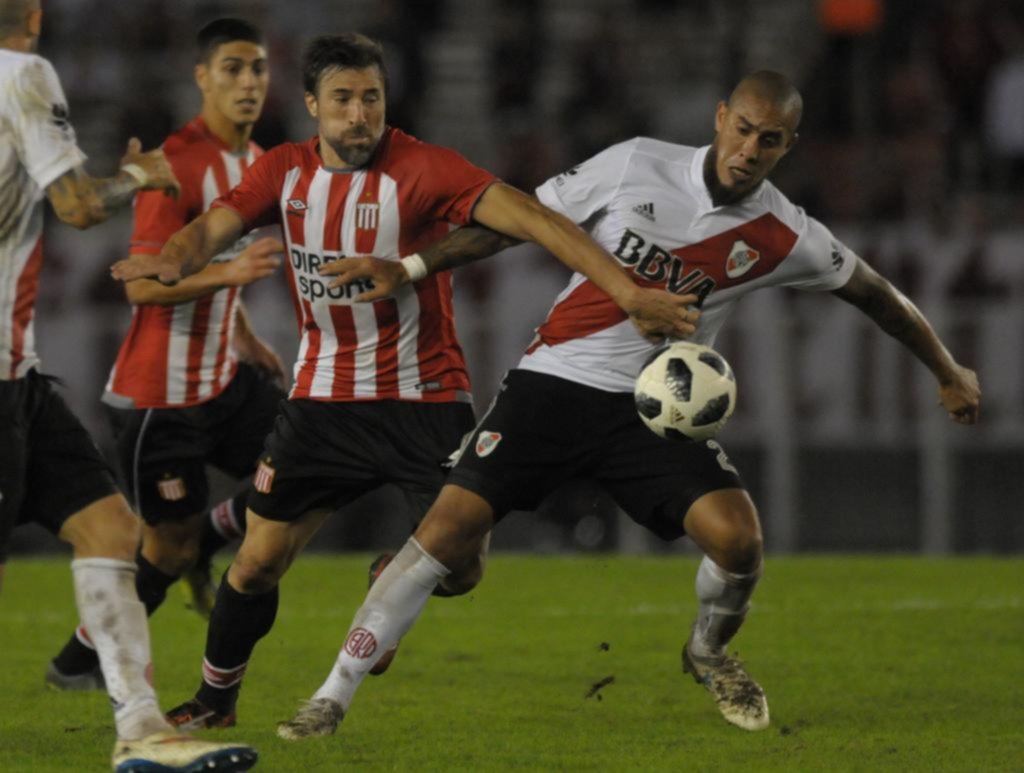 Eduardo Domínguez empezó a rodar en la órbita albirroja
