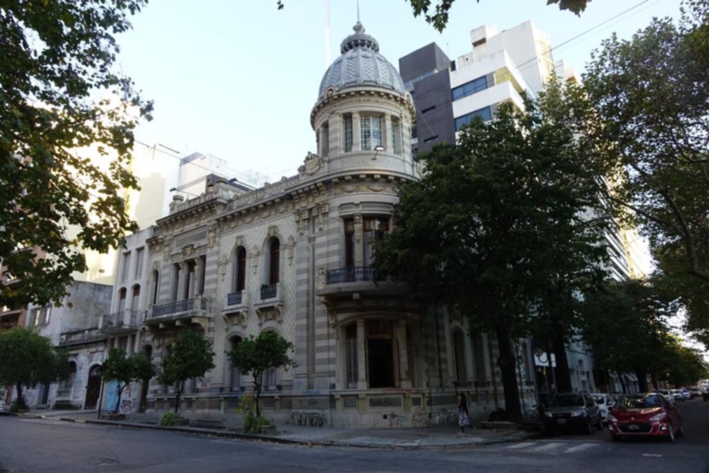 La Plata se sube a la ruta del art nouveau y viaja rumbo a Bélgica para exhibir sus joyas