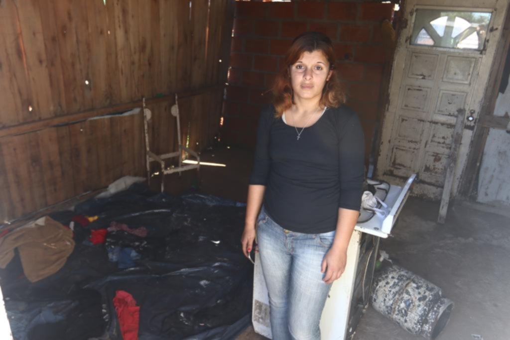 “Tuvimos que salir corriendo porque el arroyo desbordó”