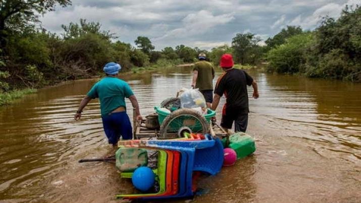 Toneladas de barro taparon en Formosa casas, rutas y escuelas
